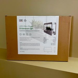 Mini Plant & Light Wall Mount